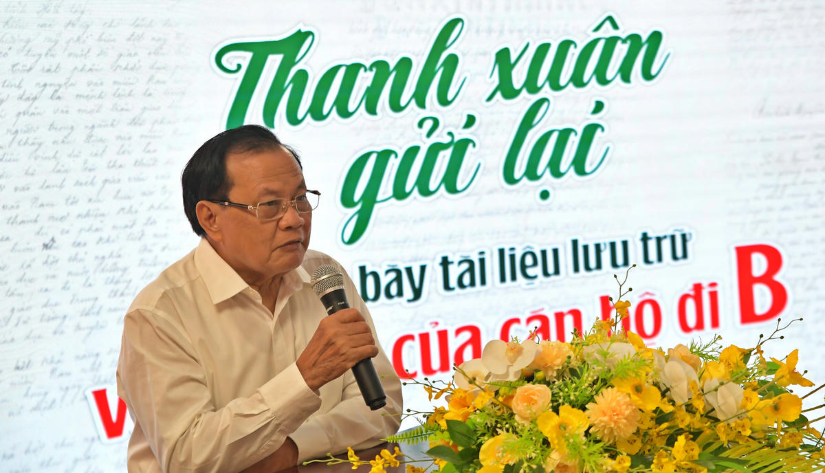 Cán bộ đi B Phạm Quang Nghị - Nguyên Bí thư Thành ủy Hà Nội chia sẻ: Những hiện vật, kỷ vật này là một phần ký ức chung của dân tộc trong cuộc kháng chiến chống mỹ cứu nước. Mỗi kỷ vật lại có những câu chuyện xúc động, thiêng liêng lắm. Những kỷ vật hôm nay trưng bày ở đây chỉ là một phần rất là nhỏ, nhưng nó rất là sinh động, rất ý nghĩa, nhất là trong dịp 27/7 này.