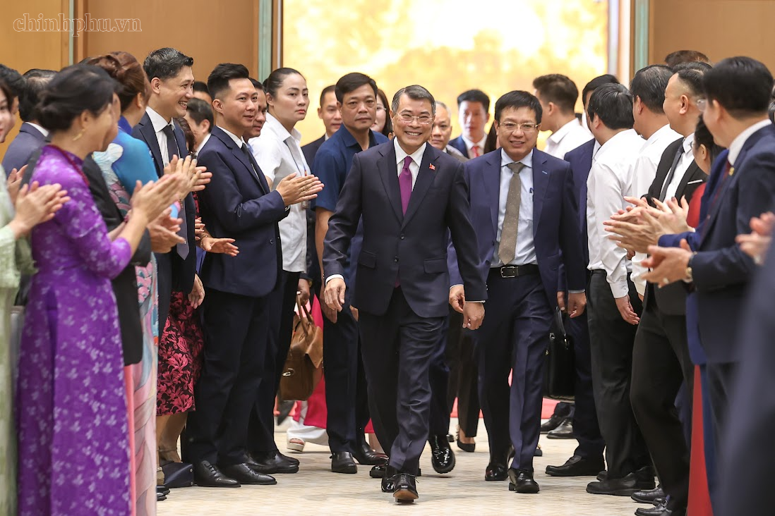 Thủ tướng Chính phủ Lê Minh Hưng dự Hội nghị Thường trực Chính phủ với cộng đồng doanh nghiệp - Ảnh: VGP/Nhật Bắc