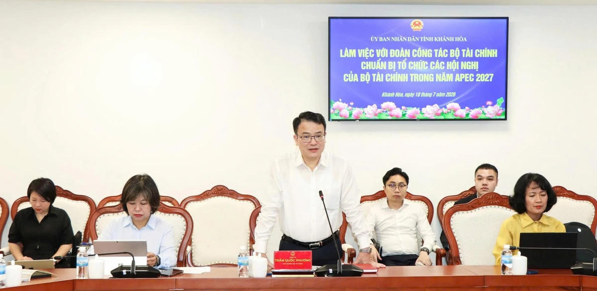 Thứ trưởng Bộ Tài chính Trần Quốc Phương phát biểu tại buổi làm việc.