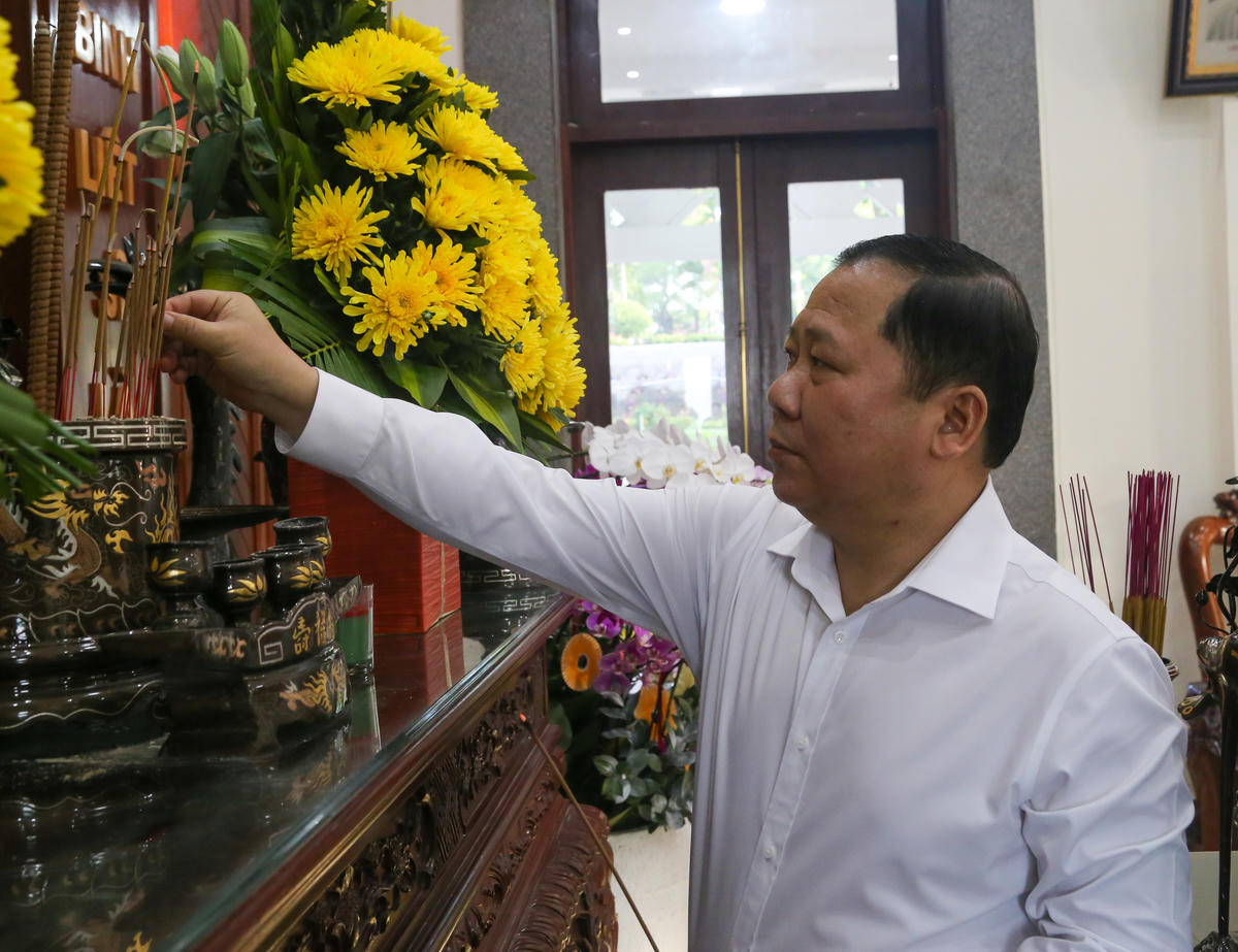 Đoàn công tác của Đảng ủy MTTQ, các đoàn thể Trung ương tri ân liệt sĩ tại Quảng Trị