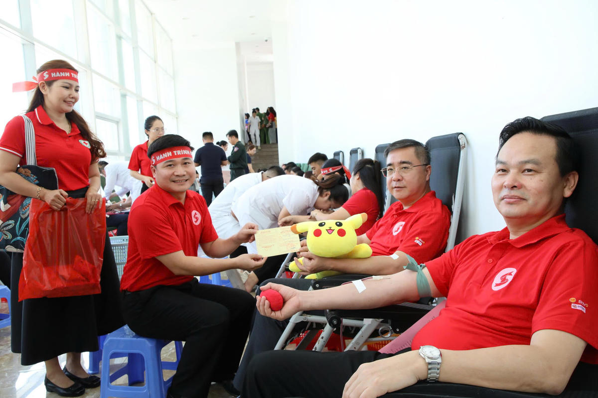 Quảng Ninh tiếp nhận 883 đơn vị máu tại chương trình “Giọt hồng Đất Mỏ” năm 2026