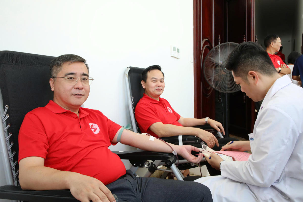 Quảng Ninh tiếp nhận 883 đơn vị máu tại chương trình “Giọt hồng Đất Mỏ” năm 2026
