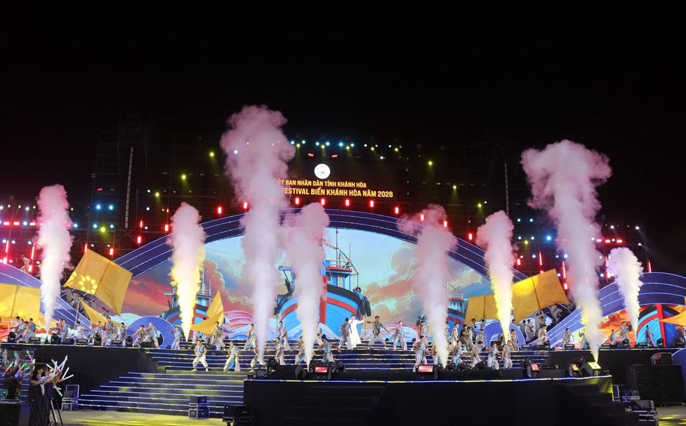 Văn nghệ chào mừng lễ khai mạc Festival Biển Khánh Hòa 2026.