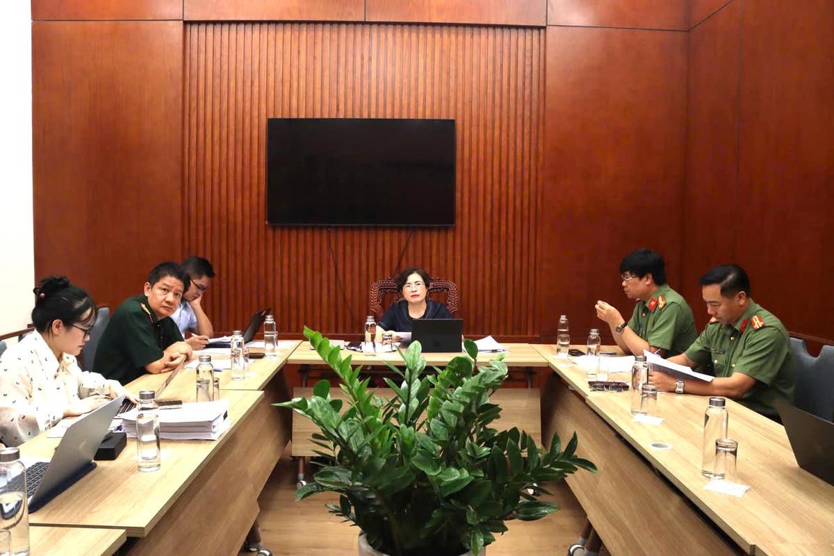 Quang cảnh cuộc họp.