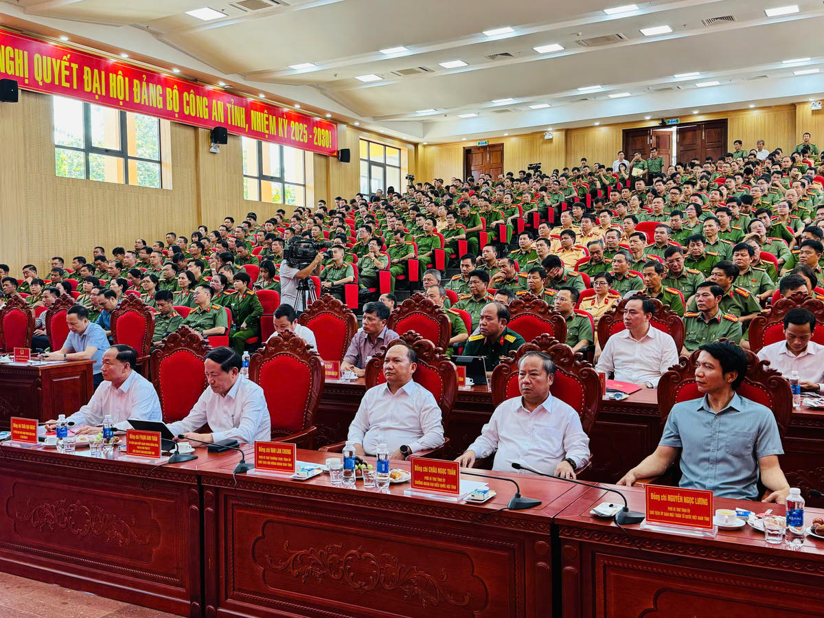 Các đại biểu tham dự buổi làm việc. Ảnh: ĐS.