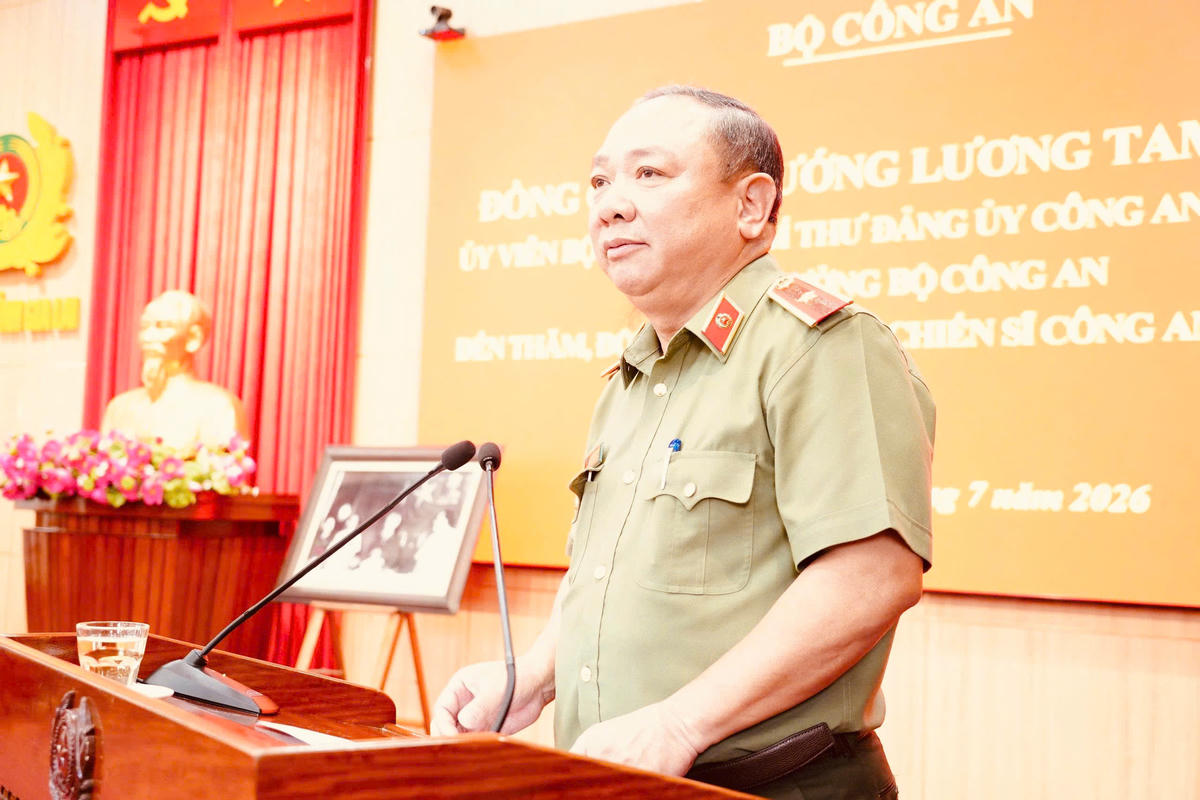 Thiếu tướng Lê Quang Nhân, Giám đốc Công an tỉnh Gia Lai báo cáo tại buổi làm việc. Ảnh: ĐS.