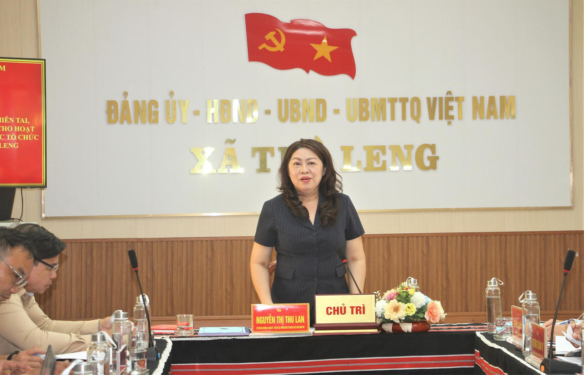 Bà Nguyễn Thị Thu Lan, Phó Chủ tịch Thường trực Ủy ban MTTQ Việt Nam TP Đà Nẵng phát biểu tại buổi làm việc. Ảnh: Chí Đại.