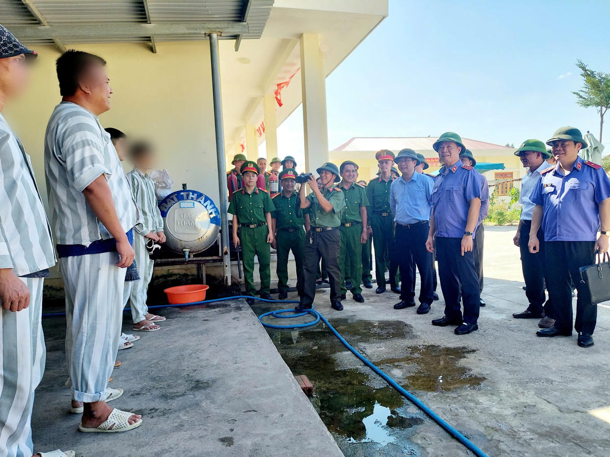 Ban Thường trực Ủy ban Trung ương MTTQ Việt Nam phối hợp VKSND tối cao kiểm tra, giám sát việc chấp hành pháp luật trong công tác tạm giữ, tạm giam và thi hành án hình sự tại Gia Lai. Ảnh: QA.