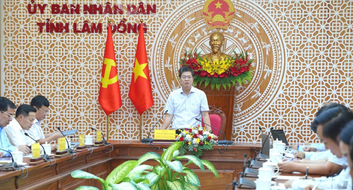 Quang cảnh buổi làm việc.