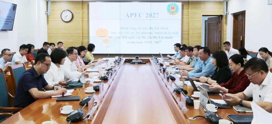 Quang cảnh buổi làm việc. Ảnh: QMG