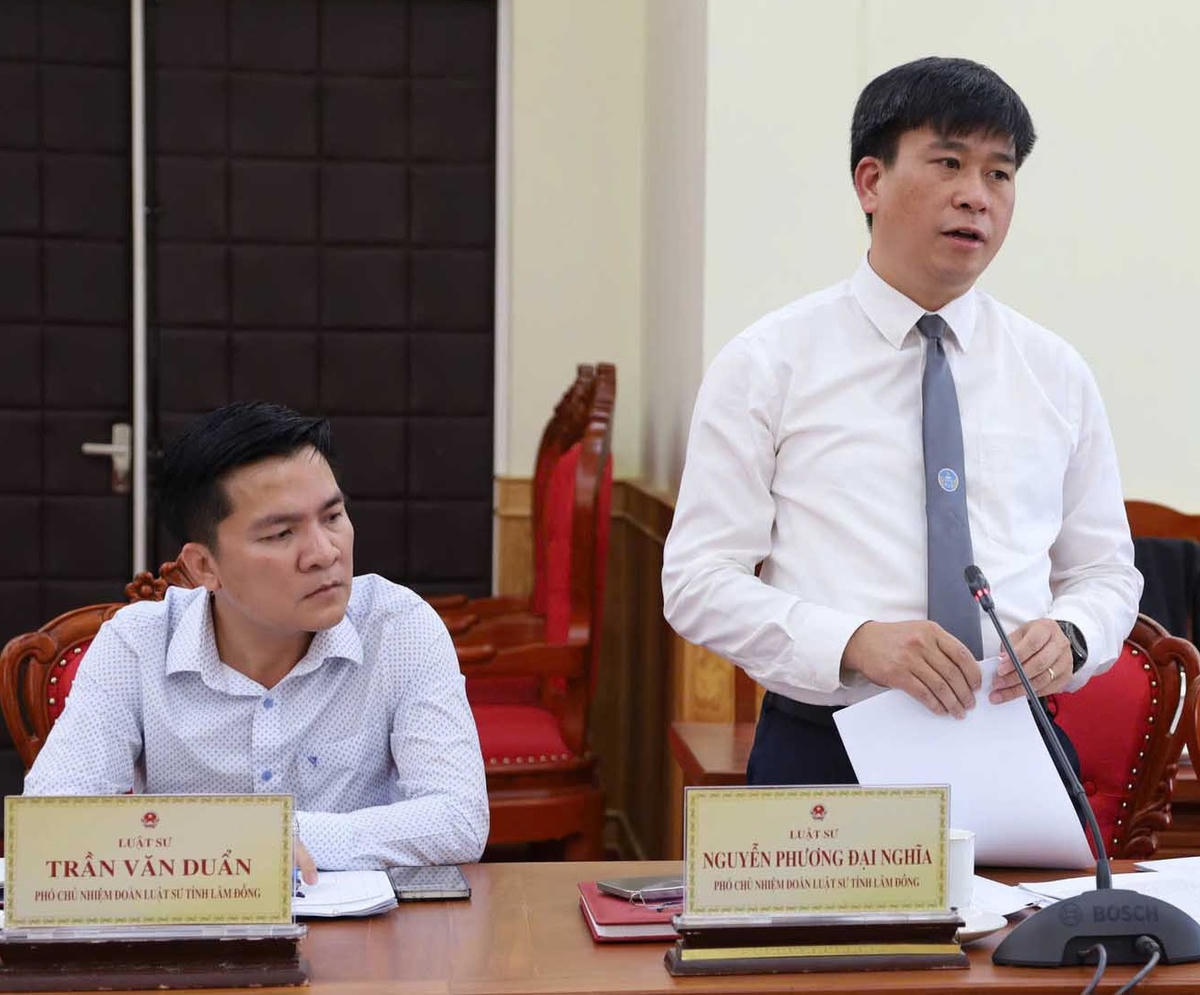 Phó Chủ nhiệm Đoàn Luật sư tỉnh Lâm Đồng Nguyễn Phương Đại Nghĩa trao đổi nhiều nội dung liên quan đến dự thảo Luật Luật sư (sửa đổi).