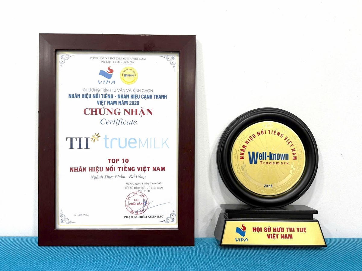 Biểu trưng “Top 10 Nhãn hiệu Nổi tiếng Việt Nam năm 2026” ngành Thực phẩm – Đồ uống dành cho TH true MILK.
