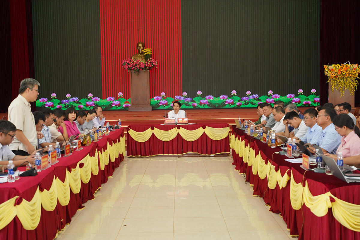 Chủ tịch Ủy ban MTTQ Việt Nam tỉnh Gia Lai Nguyễn Ngọc Lương chủ trì buổi làm việc. Ảnh: Đình Sang.