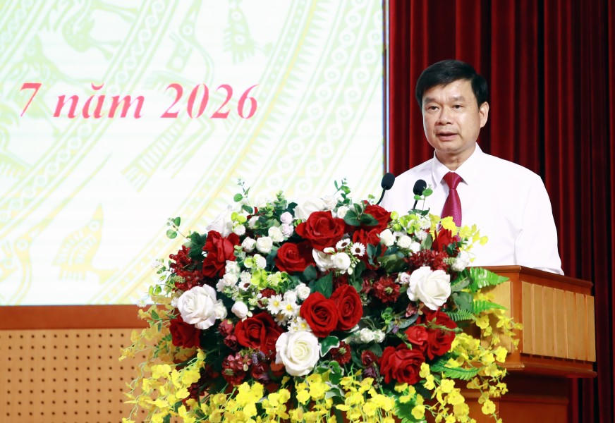  Chủ tịch UBND đặc khu Vân Đồn Phạm Xuân Đài phát biểu nhận nhiệm vụ.