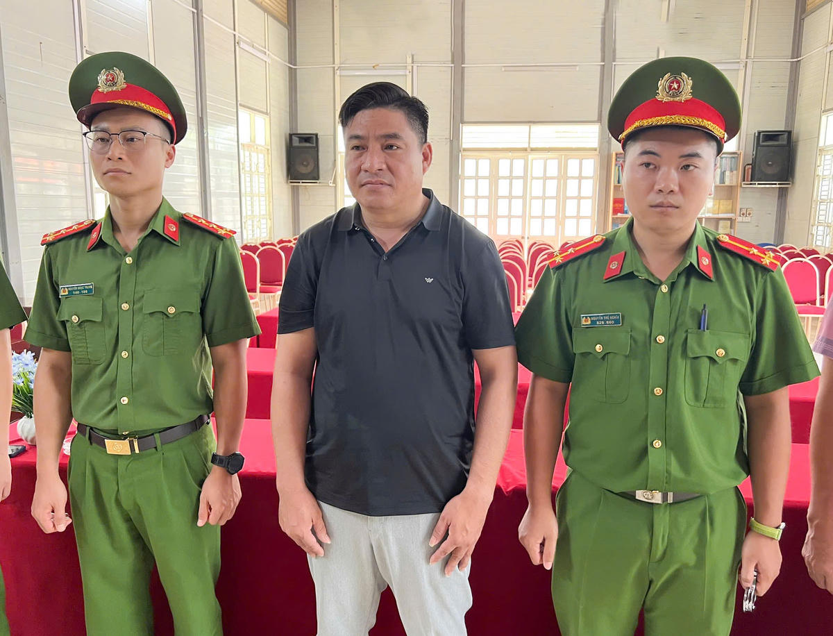 Đối tượng Bùi Văn Hưng.