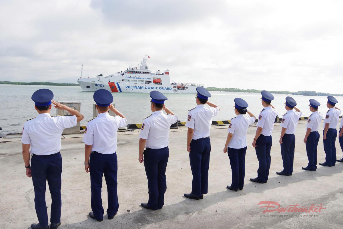 Quang cảnh lễ tiễn đoàn công tác. Ảnh: Đức Định.
