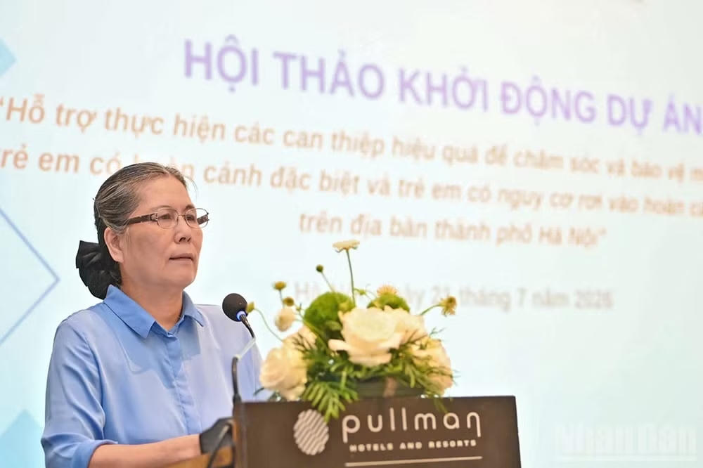 Chủ tịch Hội Bảo vệ quyền lợi trẻ em Việt Nam Nguyễn Thị Thanh Hòa phát biểu khai mạc hội thảo. Ảnh: Mai Hoa.