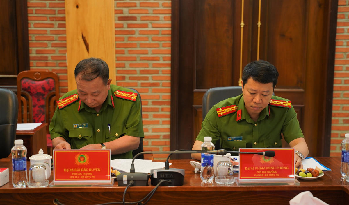 Lãnh đạo của Bộ Công an tham gia buổi kiểm tra, giám sát tại tỉnh Gia Lai. Ảnh: Chí Đại.