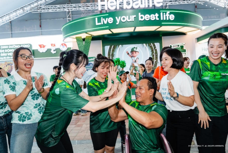 Ngày hội chạy bộ sôi động tại VnExpress Đà Nẵng International Marathon Herbalife Cup 2026