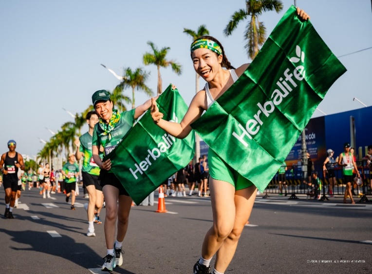 Ngày hội chạy bộ sôi động tại VnExpress Đà Nẵng International Marathon Herbalife Cup 2026
