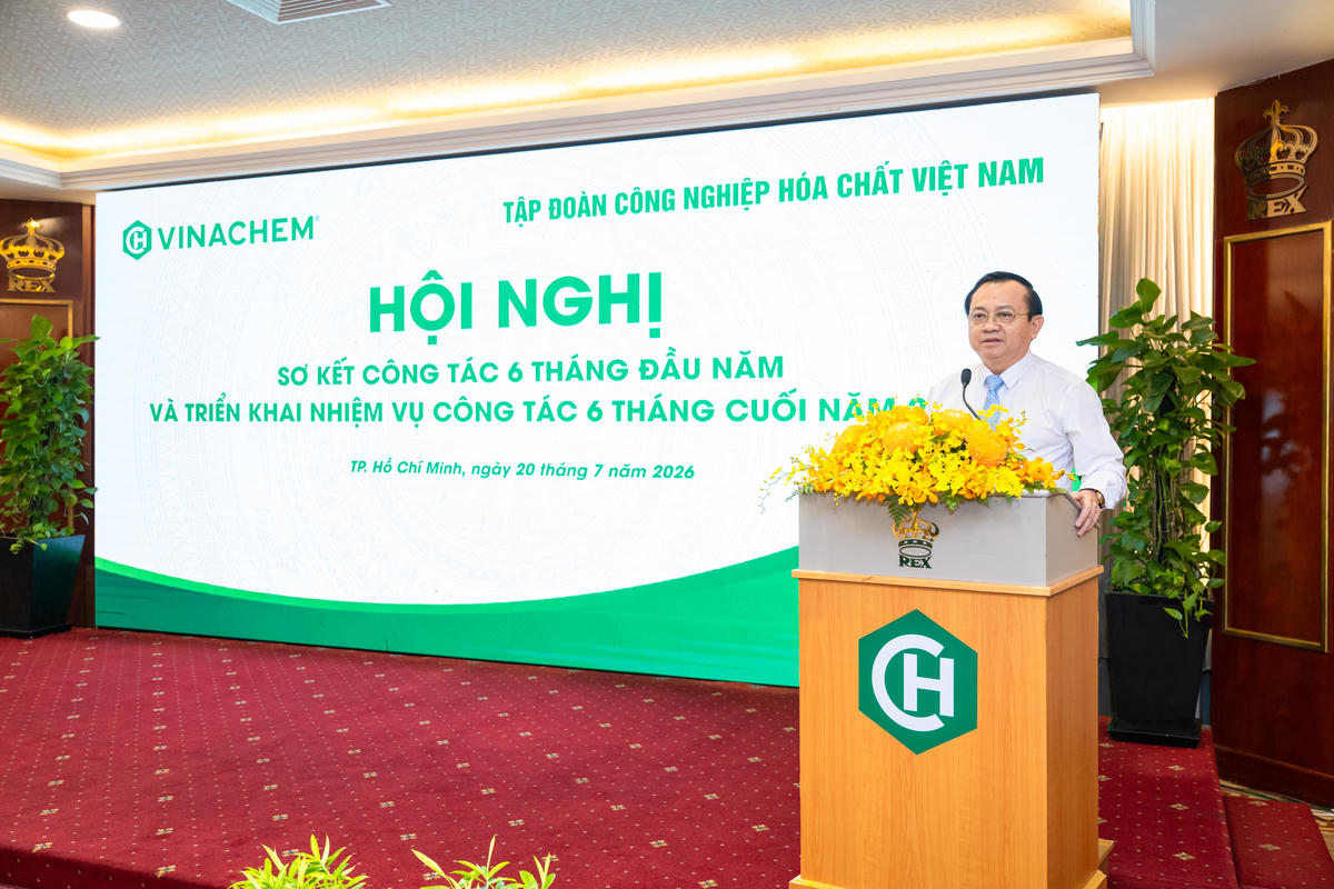 Ông Lê Tấn Cận, thứ trưởng Bộ Tài Chính phát biểu chỉ đạo tại hội nghị