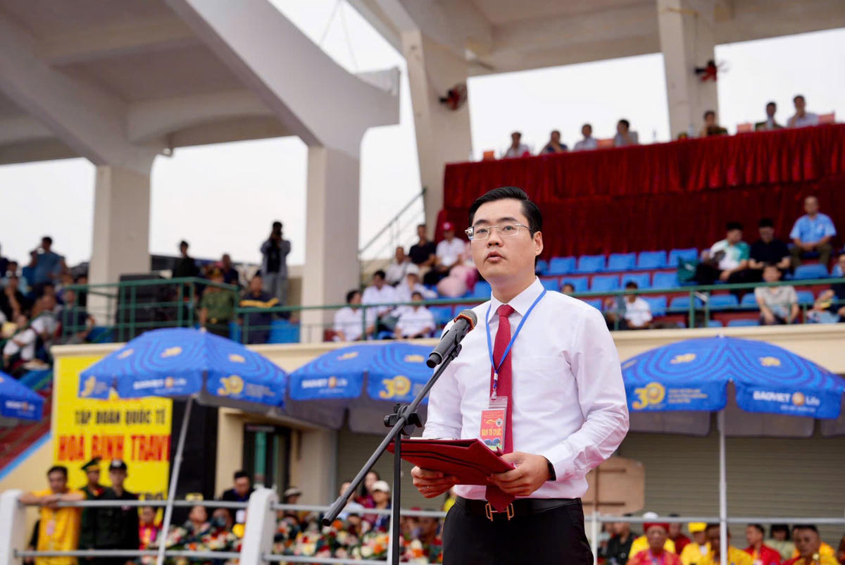 Ông Nguyễn Quang Diện, Chủ tịch UBND phường Đồ Sơn phát biểu tại buổi lễ. Ảnh: Nguyễn Đại Thắng.