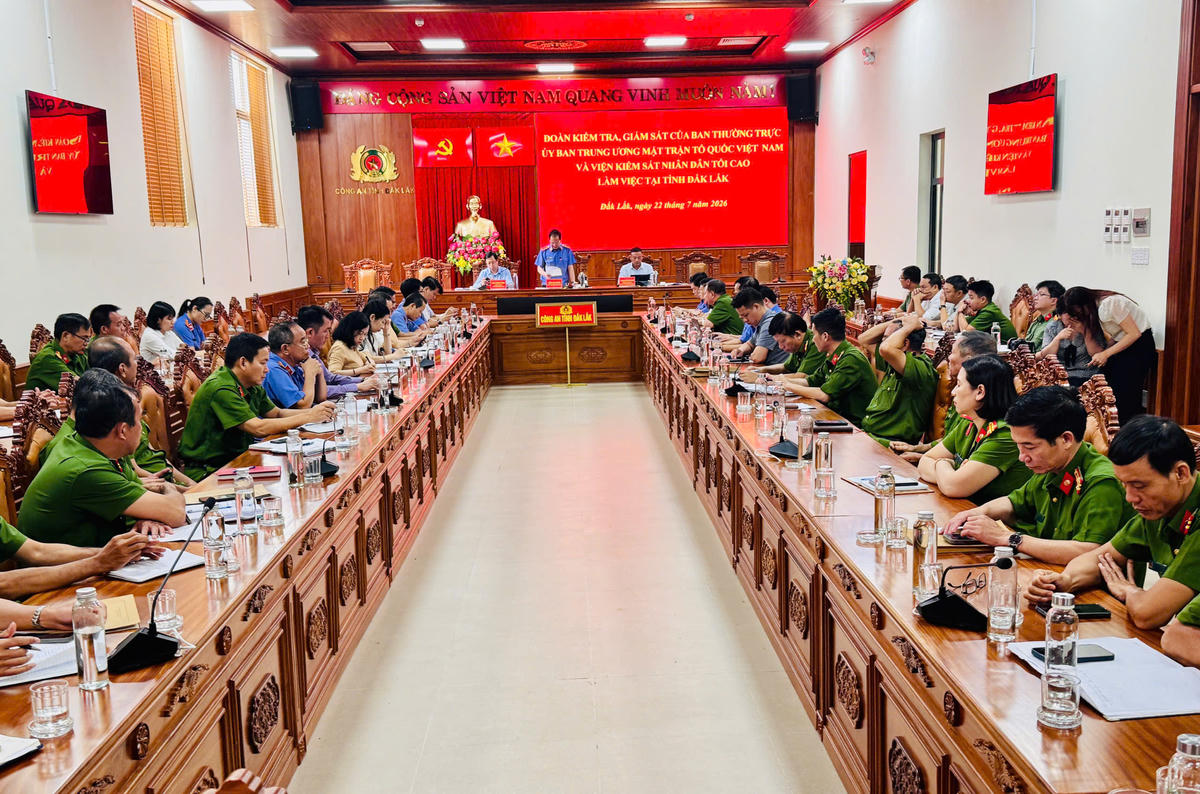 Toàn cảnh buổi làm việc. Ảnh:
