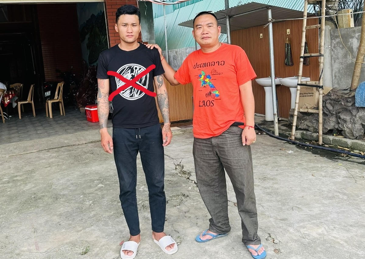 Tổ công tác vận động, thuyết phục thành công Vi Văn Cảnh (đánh dấu X) ra đầu thú về hành vi phạm tội của mình. Ảnh: Công an tỉnh Nghệ An