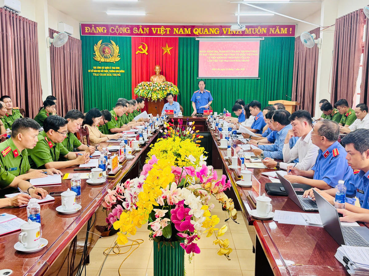Toàn cảnh buổi làm việc. Ảnh: Thanh Nga.