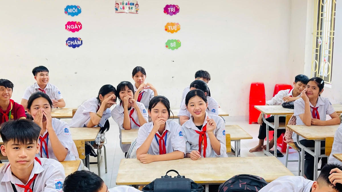 Học sinh Trường THCS Minh Châu - Hà Nội