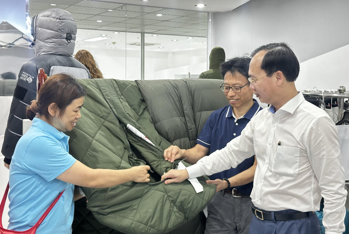 Chủ tịch UBND tỉnh Vĩnh Long thăm doanh nghiệp, động viên công nhân khó khăn