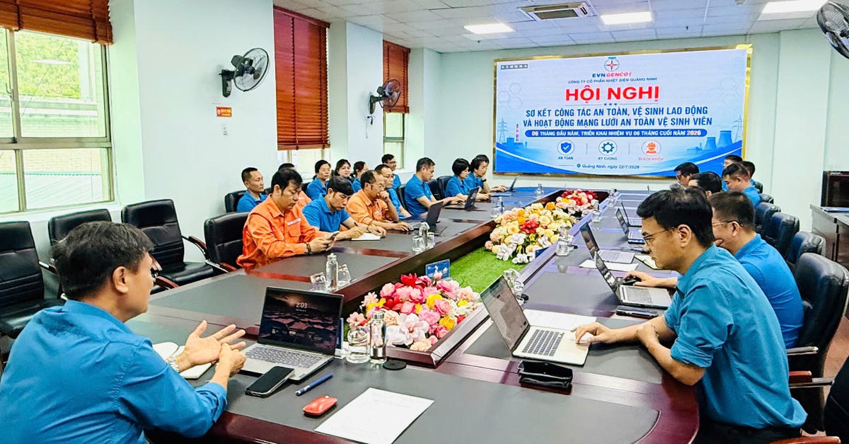 Ông Phạm Xuân Toàn – Chủ tịch Công đoàn Công ty phát biểu chỉ đạo, kết luận Hội nghị.