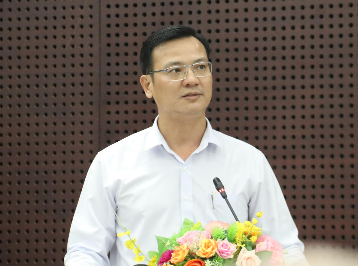 Ông Lê Văn Tuấn, Phó Giám đốc Sở Xây dựng TP Đà Nẵng phát biểu tại buổi họp báo. Ảnh: Tấn Thành.