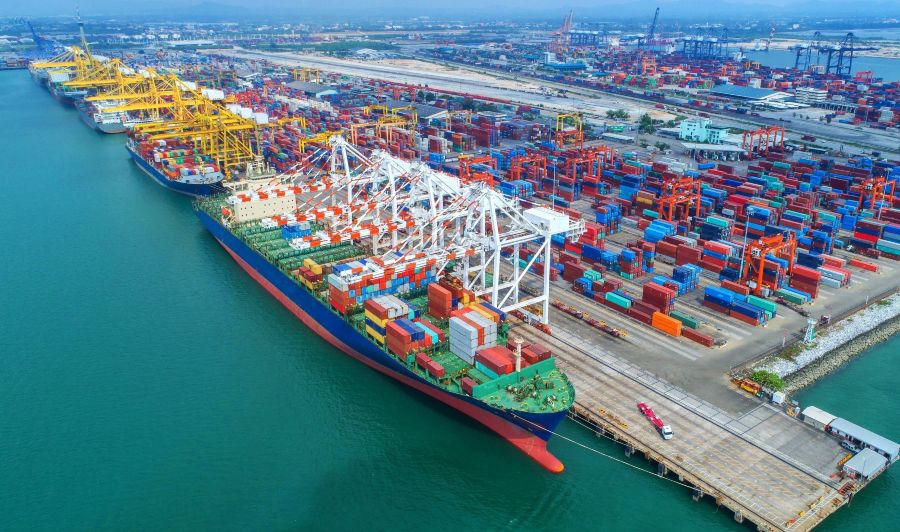 Hải Phòng có lợi thế phát triển kinh tế cảng biển. Ảnh: Thanh Sơn.