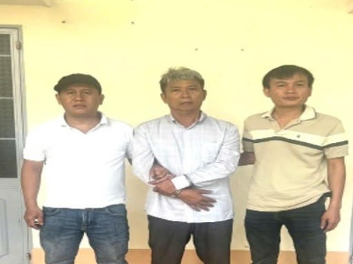 Lực lượng chức năng bắt giữ Đỗ Minh Thụ. Ảnh: CA Gia Lai.