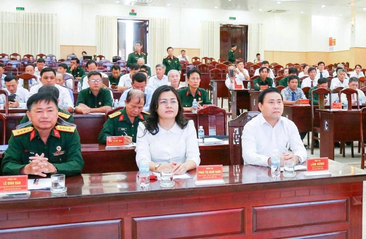 Các đại biểu tham dự hội nghị.