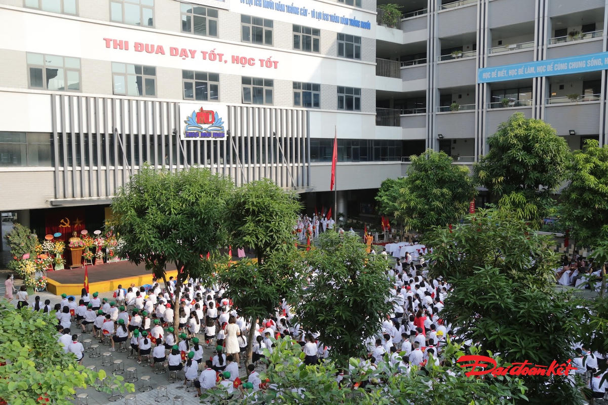 Học sinh Trường THCS Mai Dịch (Hà Nội). Ảnh: Quang Vinh