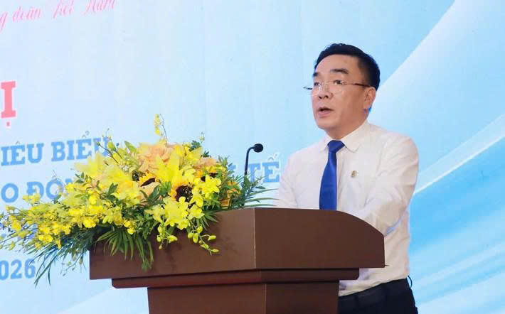 TS.BS Nguyễn Lương Tâm, Chủ tịch Công đoàn Y tế Việt Nam phát biểu tại hội nghị. Ảnh: PV