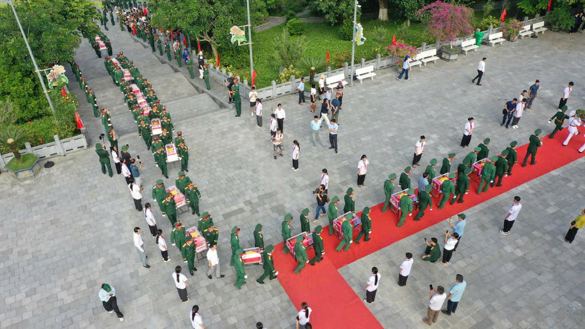 Tuyên Quang tổ chức lễ di quan đưa các Anh hùng liệt sĩ trở về đất Mẹ