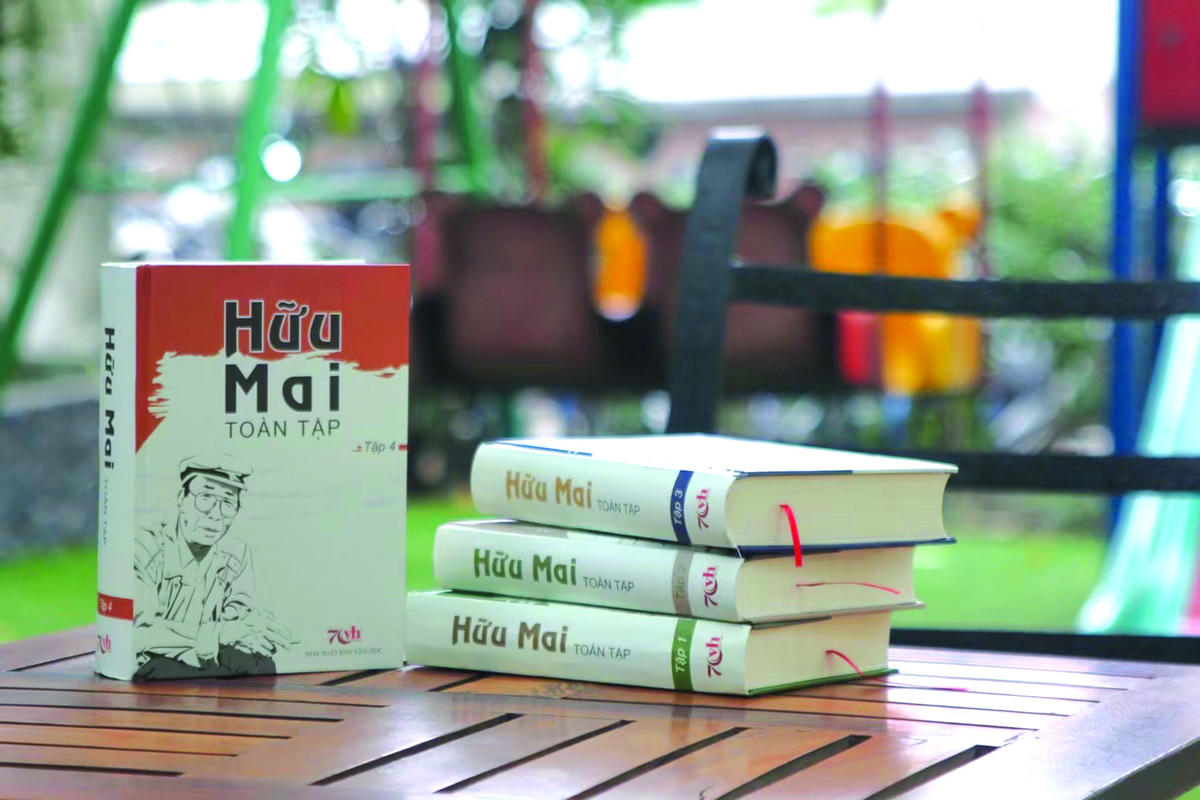 Toàn tập của nhà văn Hữu Mai.