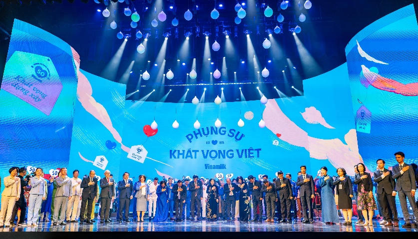 50 năm không ngừng nâng chuẩn: Cách Vinamilk xây dựng thương hiệu tỷ đô của Việt Nam
