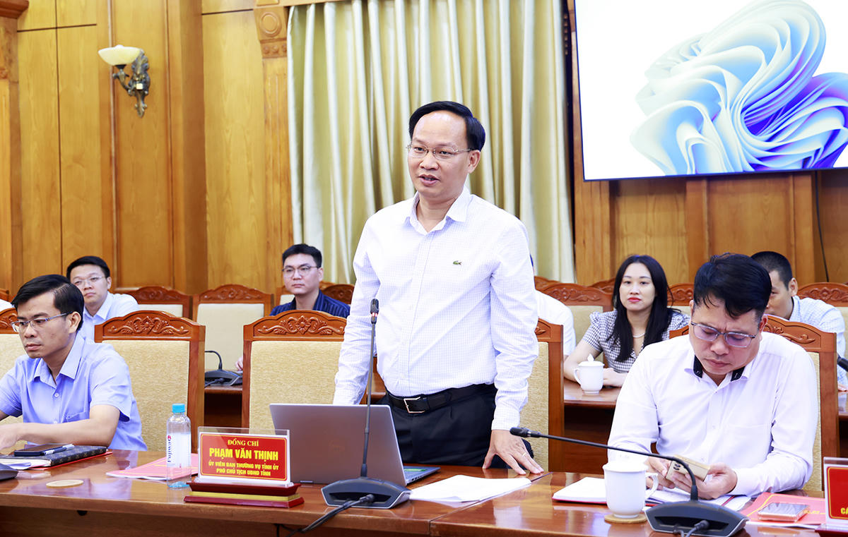 Phó Chủ tịch UBND tỉnh Bắc Ninh Phạm Văn Thịnh phát biểu tại buổi khảo sát. Ảnh: Dương Thủy
