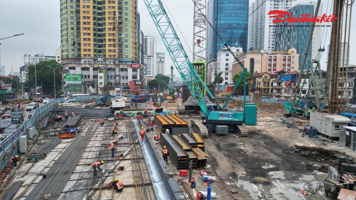 Theo Ban Quản lý Đường sắt đô thị Hà Nội (MRB), ga S3 nằm tại nút giao Nguyễn Chí Thanh - Vành đai 1, được thiết kế là ga ngầm gồm hai tầng, thi công theo phương pháp đào mở (cut-and-cover), có chiều dài khoảng 220 m và rộng khoảng 20 m.