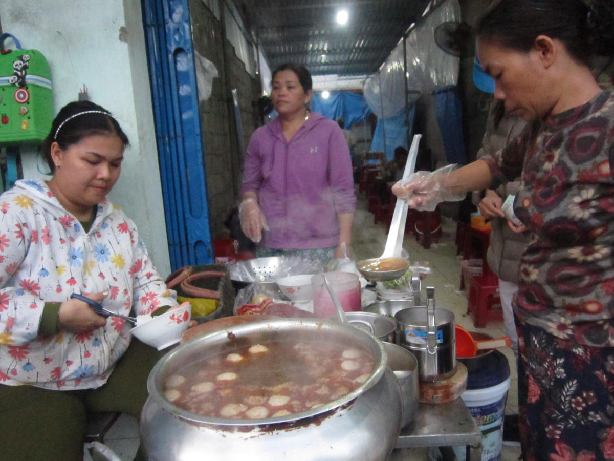 Bún bò Huế khéo chiều lòng thực khách