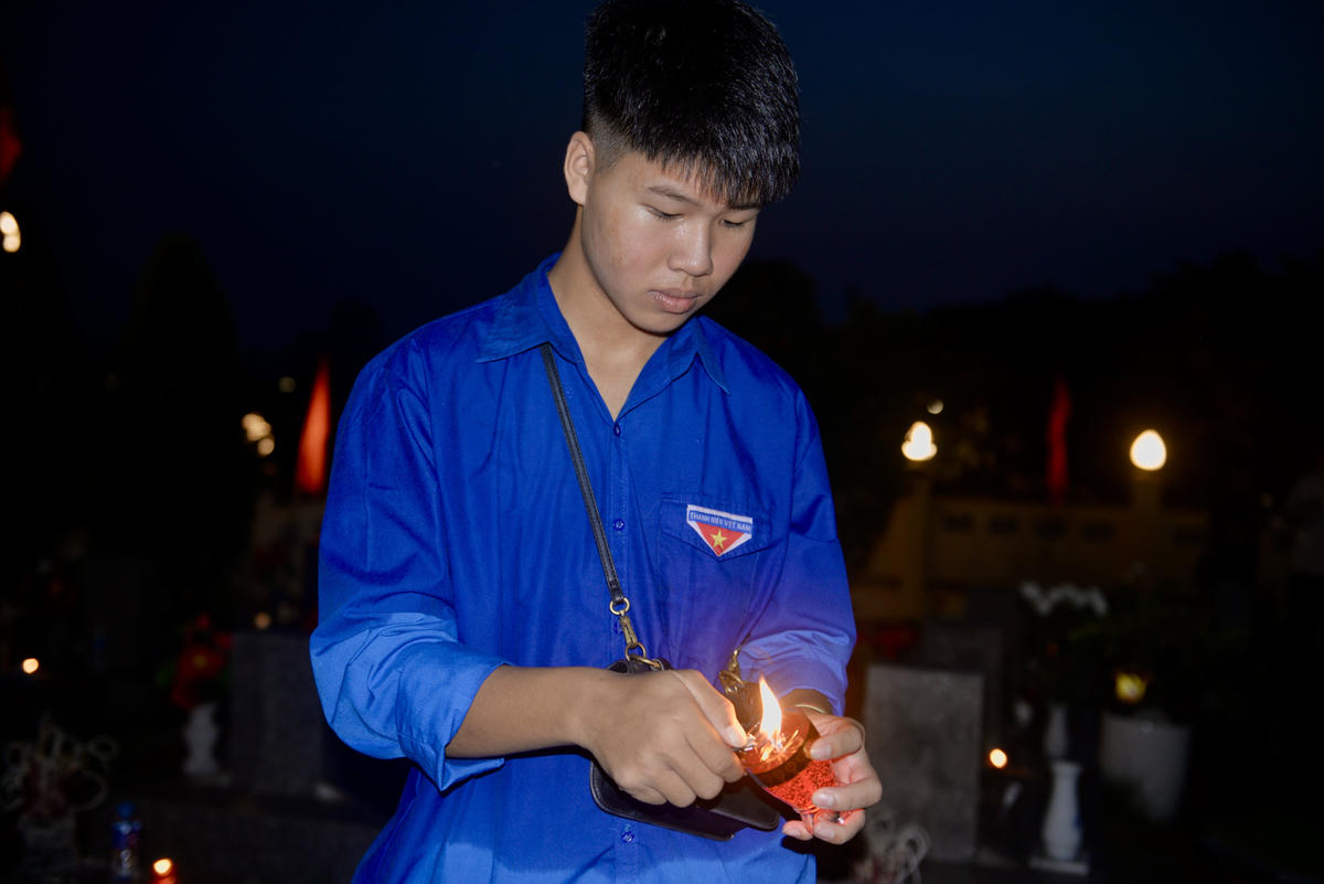 Quảng Ninh: Trao ảnh phục dựng chân dung liệt sĩ tới thân nhân các gia đình