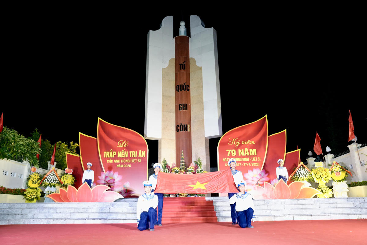 Quảng Ninh: Trao ảnh phục dựng chân dung liệt sĩ tới thân nhân các gia đình