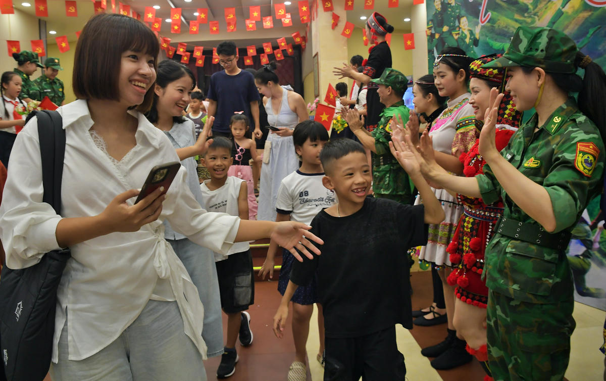 Chương trình nghệ thuật xiếc “Vó ngựa biên cương” không chỉ là một chương trình biểu diễn nghệ thuật mà còn là hoạt động giáo dục truyền thống yêu nước, tinh thần “Uống nước nhớ nguồn” đối với thế hệ trẻ và các nghệ sĩ xiếc trẻ hôm nay. 