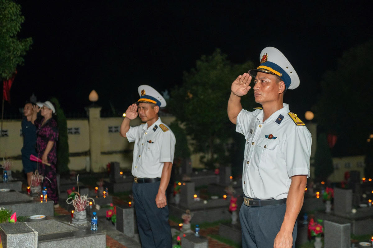 Quảng Ninh: Trao ảnh phục dựng chân dung liệt sĩ tới thân nhân các gia đình