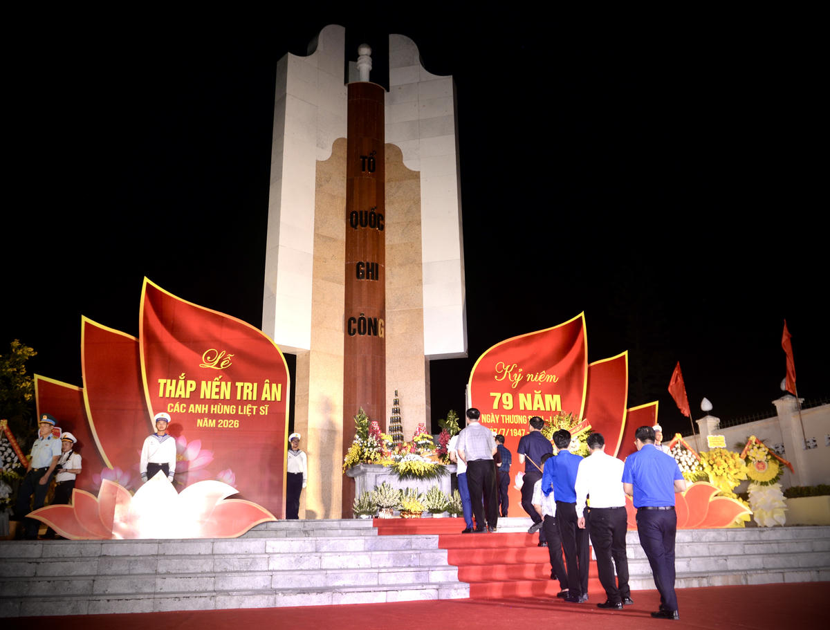 Quảng Ninh: Trao ảnh phục dựng chân dung liệt sĩ tới thân nhân các gia đình