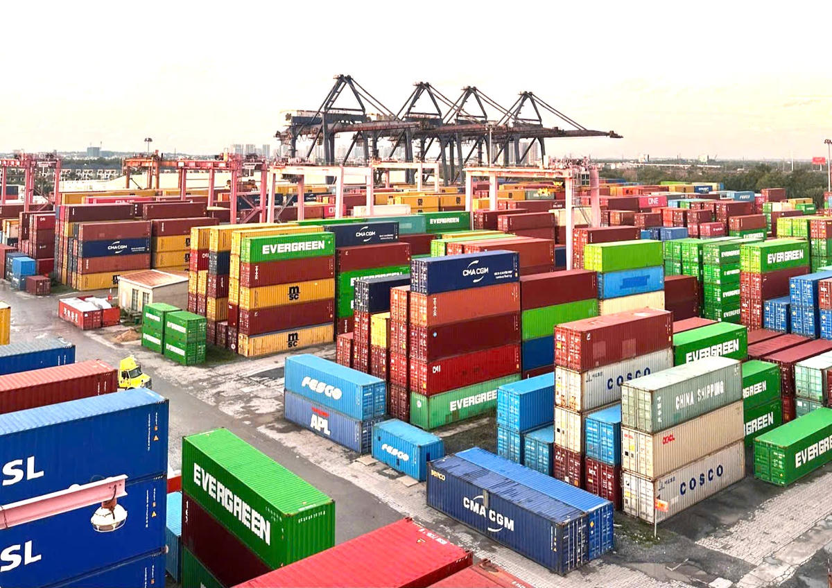 TPHCM đang hoàn thiện hạ tầng để logistics phát triển mạnh. Ảnh: S.X.